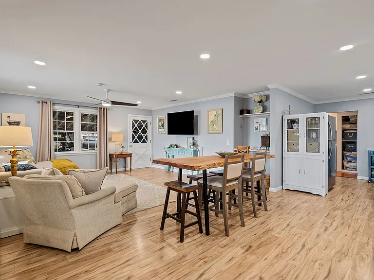 109 River Dr — Photo 14