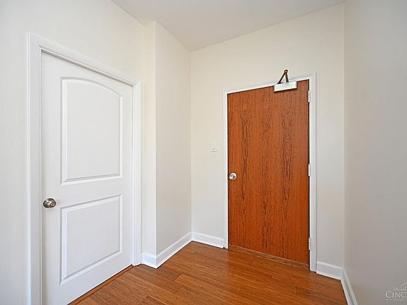 5th image of 2401 Ingleside Ave Unit 1D