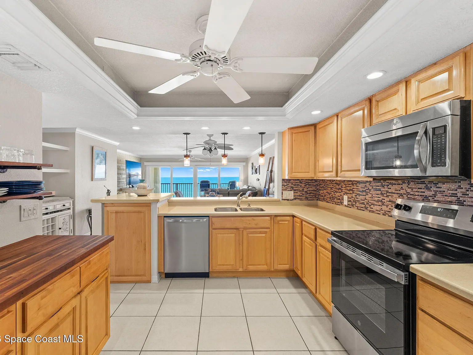 2 bed, 2.0 bath, 1462 sqft, $3,800 — Photo 3