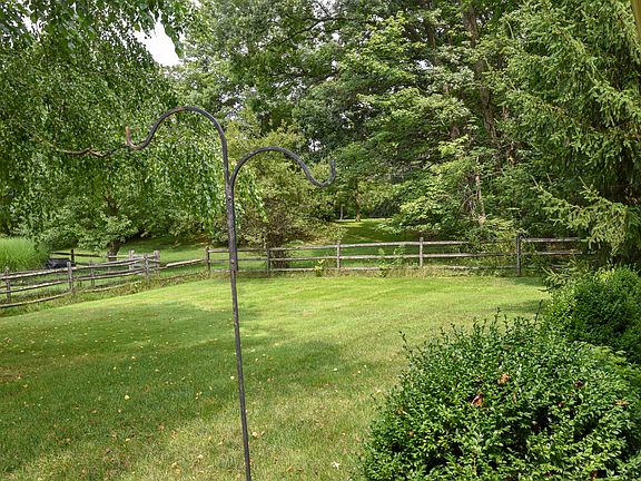 4th image of 416 Creekside Dr