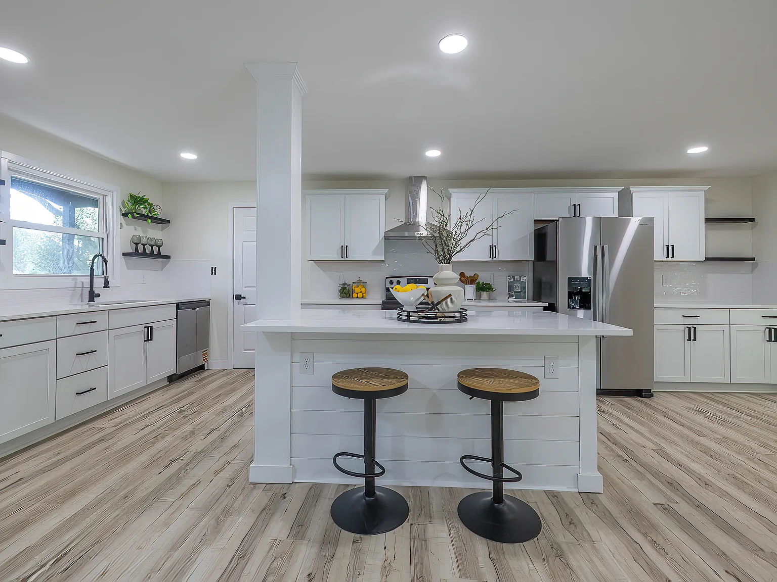 3 bed, 1706 sqft, $3,000 — Photo 3