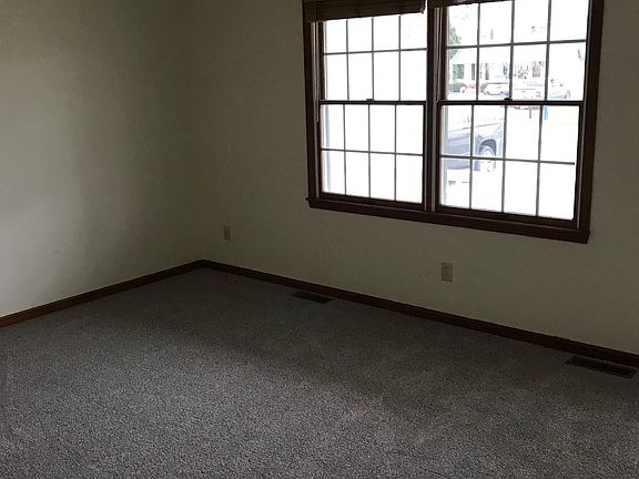 2nd image of 659 Cobblestone Dr