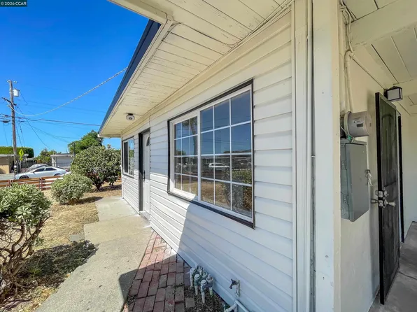 10 Canal Dr, Bay Point, CA 94565