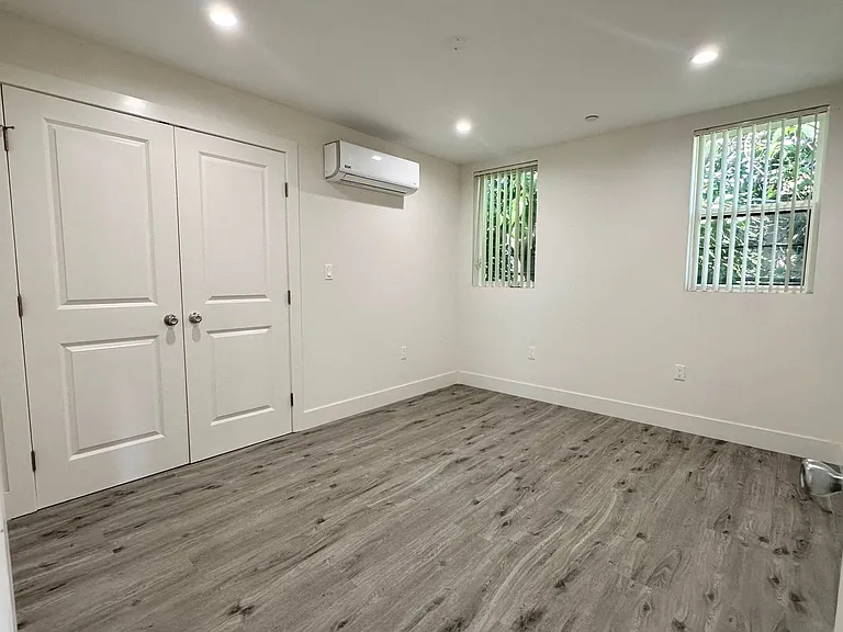 11512 Oxford Ave — Photo 20