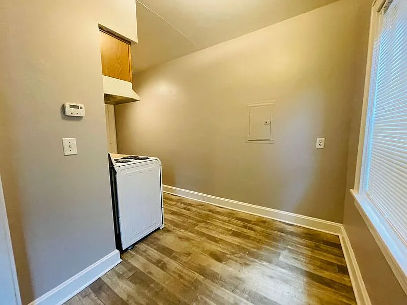 Studio, 1.0 bath, 365 sqft, $695 — Photo 4