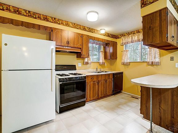 3rd image of 2530 Byrneside Dr