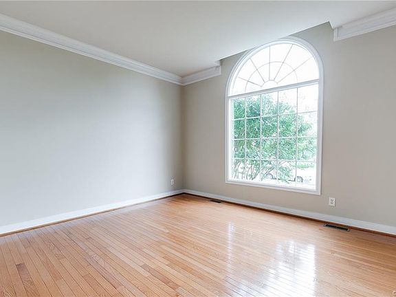 5th image of 4605 Jalbert Dr