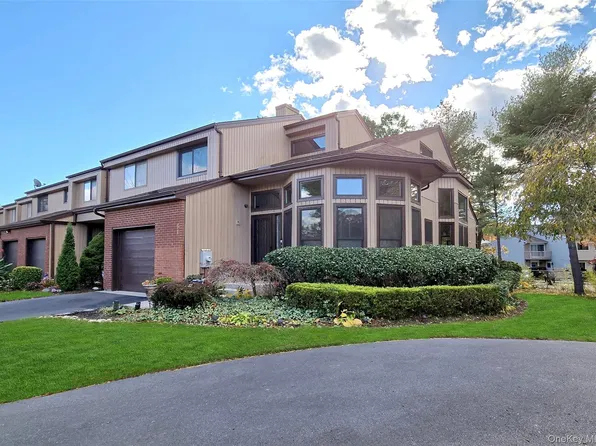 64 Timber Ridge Drive, Holbrook, NY 11741