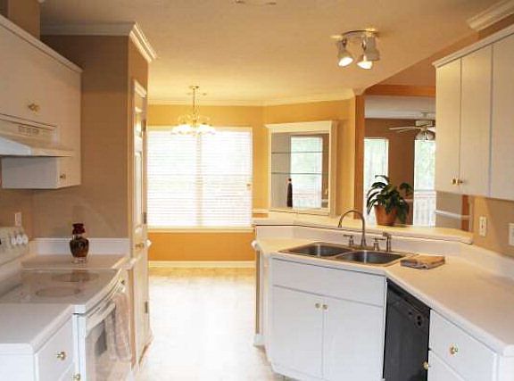 5th image of 4023 Dowling Dr
