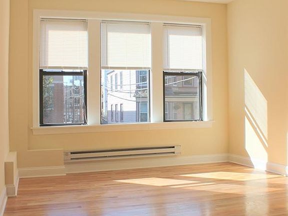 4th image of 3943 N Janssen Ave APT 01N