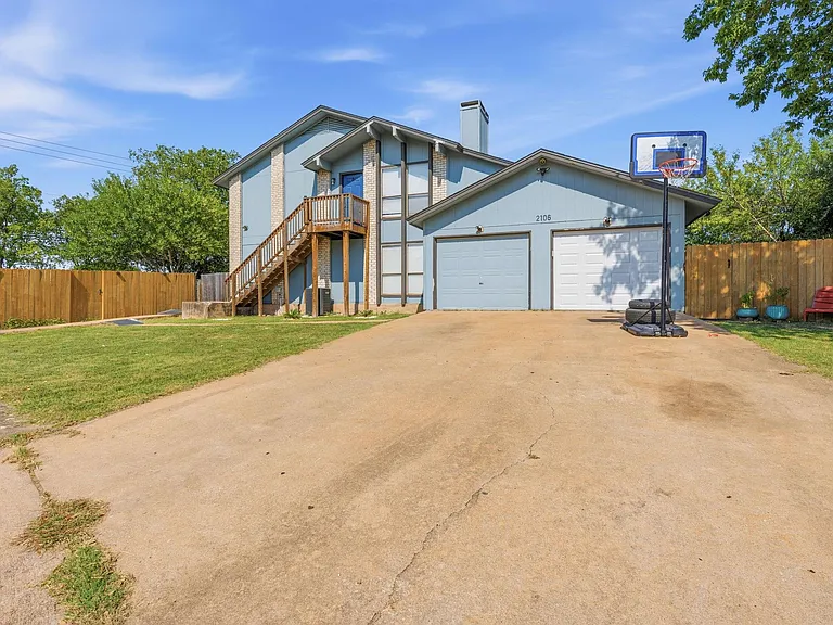 2106 Lamplight Village Cir #A — Photo 2