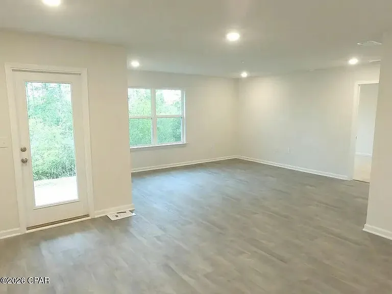 3904 Silver Spur Rd — Photo 4