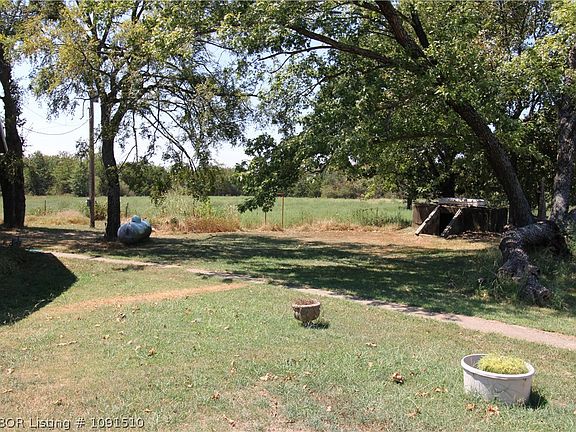 3rd image of 463142 E 995th Rd