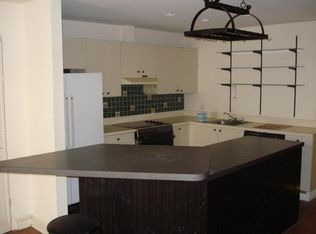 1726 Green St #3, Philadelphia, PA 19130