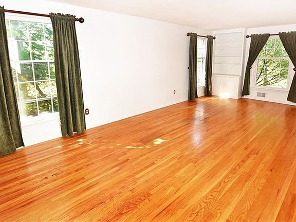 4th image of 57 Shagbark Way