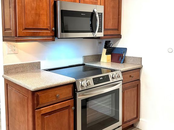 5th image of 611 Village Rd #21240