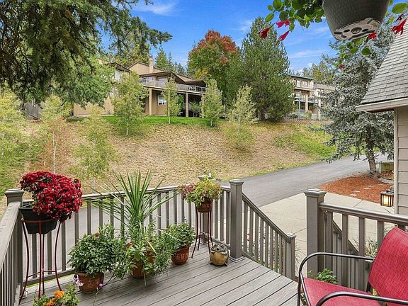 3rd image of 1306 E Sara Ln