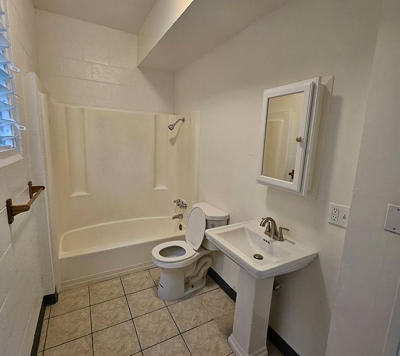 2nd image of 50B Maile St Unit 18