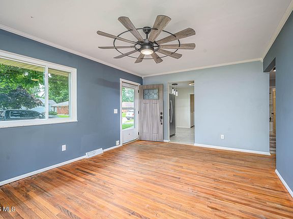 5th image of 1328 Cady St