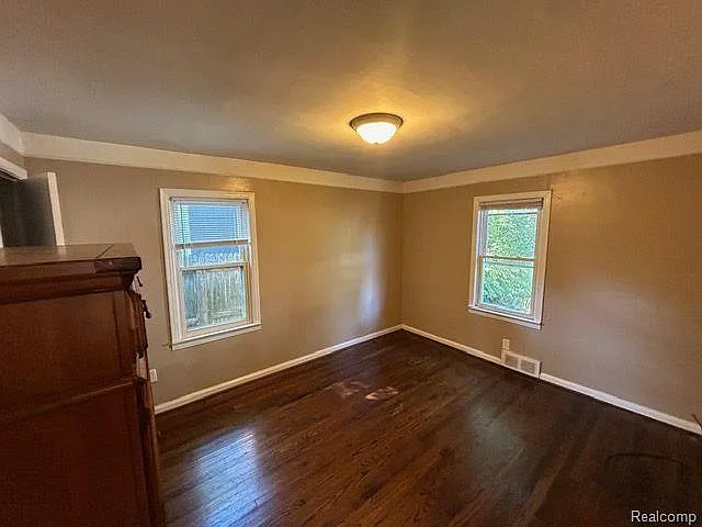 21751 Roslyn Rd — Photo 13