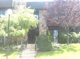 1365A N Sterling Ave UNIT 201, Palatine, IL 60067