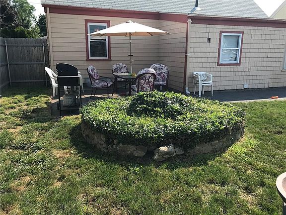 3rd image of 196 Chandler Ave