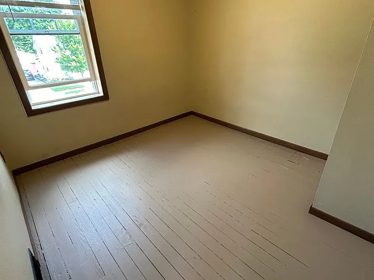 1115 Hollister Ave — Photo 8