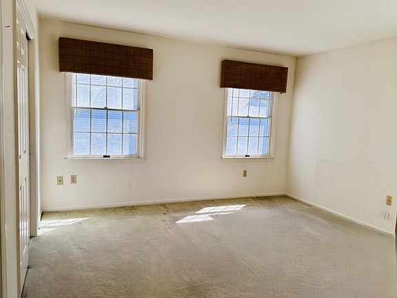 3rd image of 70 Boulder Run Rd