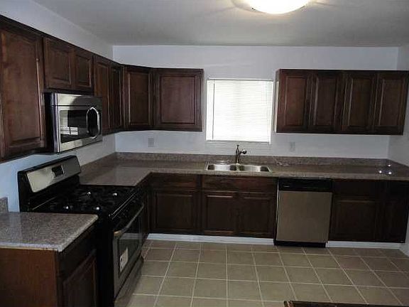 4th image of 10114 Hammond St