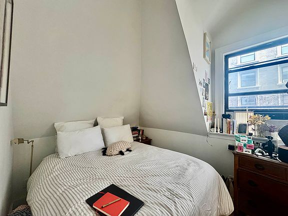 3rd image of 638 W End Ave APT 5a