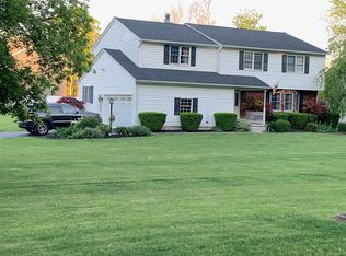 220 Lake Rd, Youngstown, NY 14174