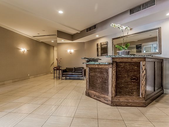 2nd image of 300 Martine Ave APT 8L