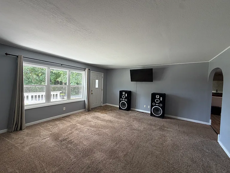 3260 E Prairie St — Photo 5