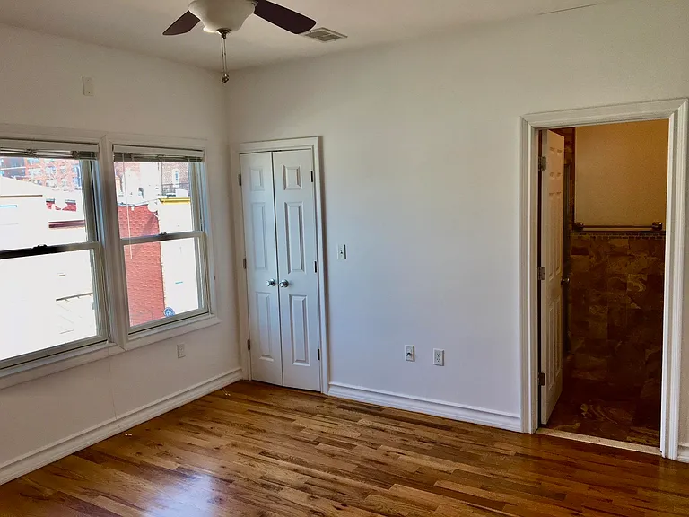 28 Leonard St #2 — Photo 8