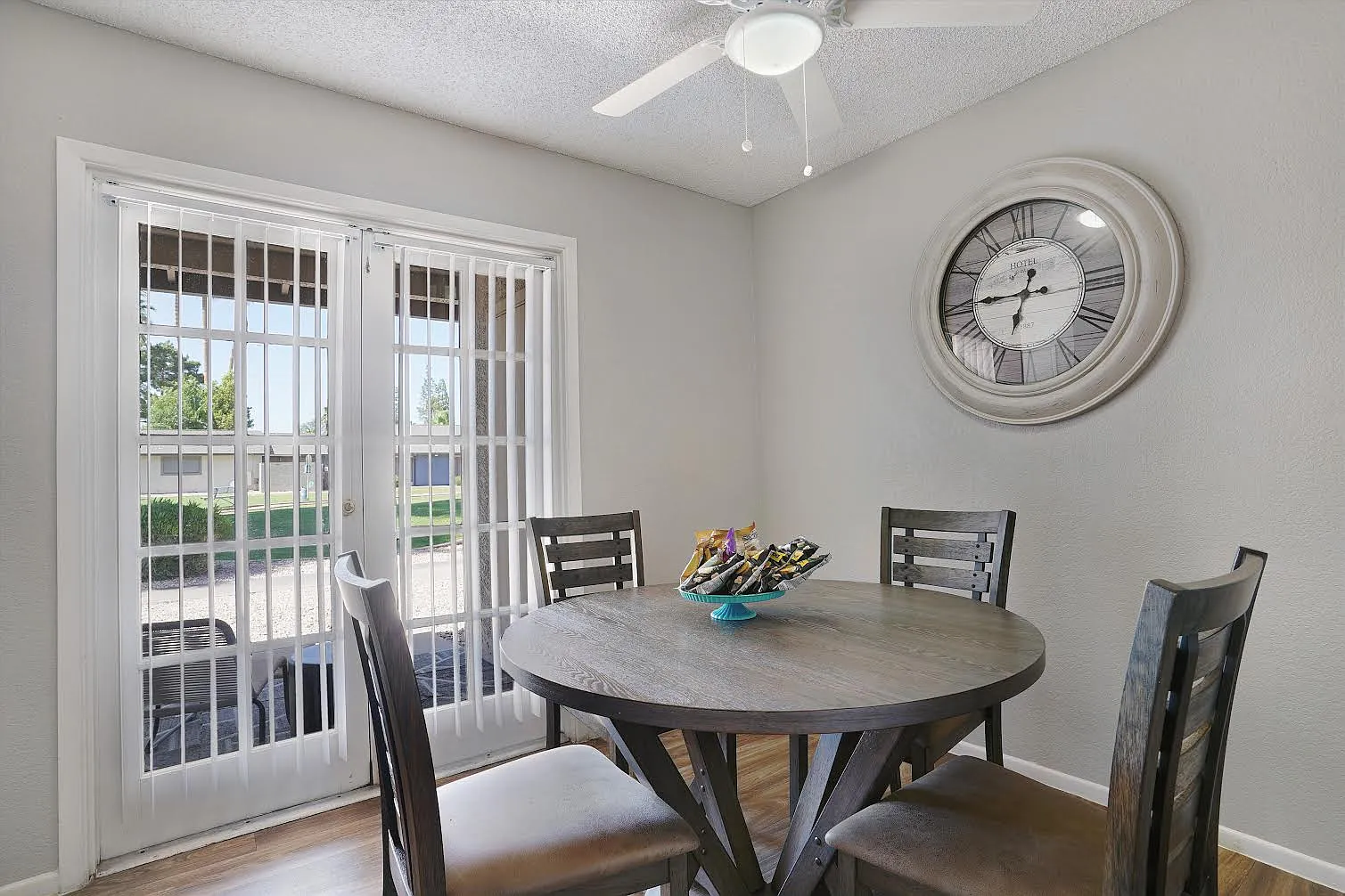 Falcon Glen Apartments — Photo 2