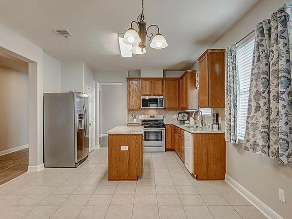 5th image of 7210 Menlo Creek Ct