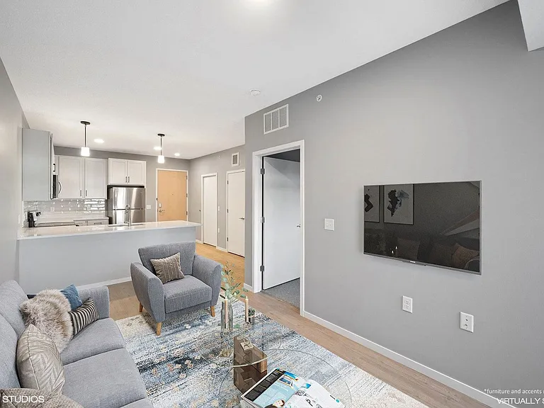 Lago Apartments — Photo 160