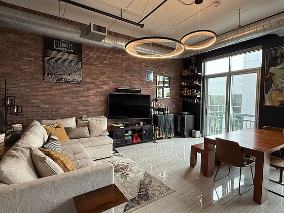 5th image of 221 Market St Unit 435