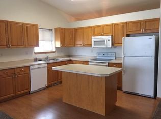 1825 50th St S, Fargo, ND 58103