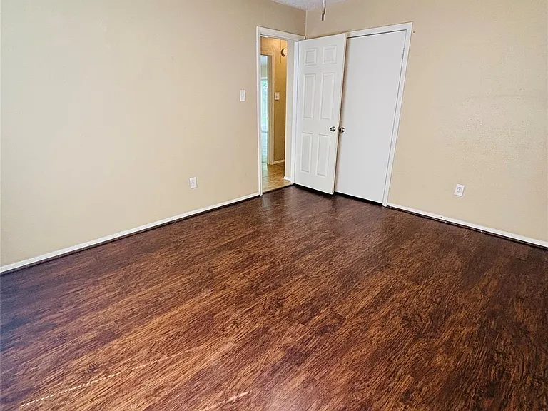 22219 Acorn Valley Dr — Photo 15