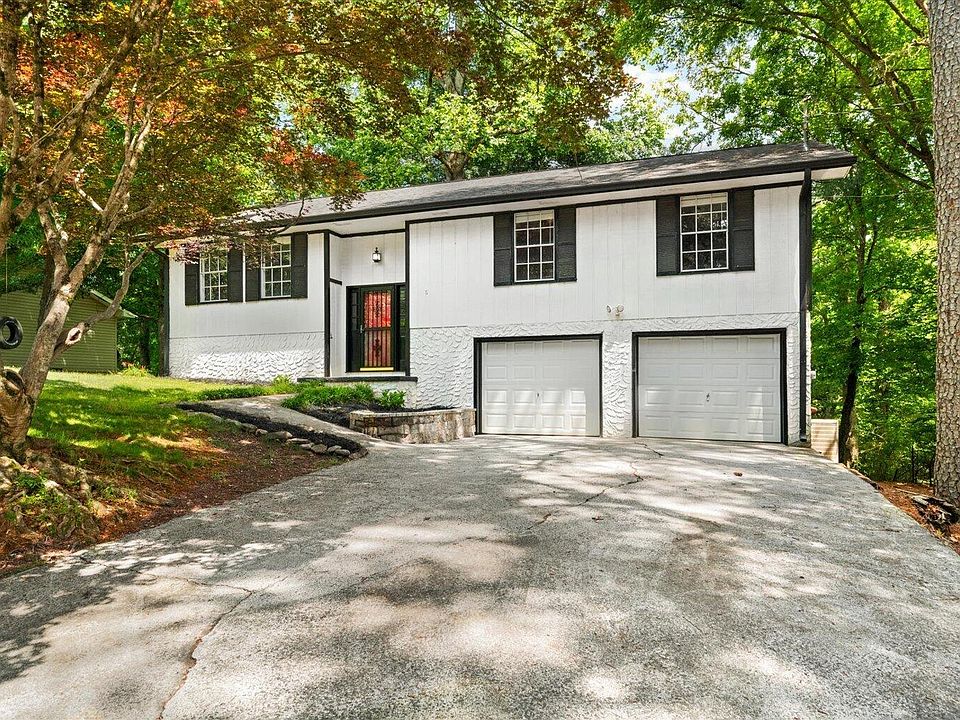 1st image of 604 Pine Oaks Dr