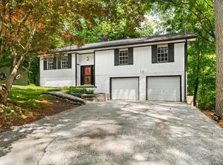 604 Pine Oaks Dr, Tunnel Hill, GA 30755