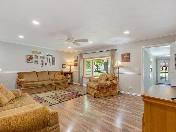 5th image of 407 S Harvard Ave