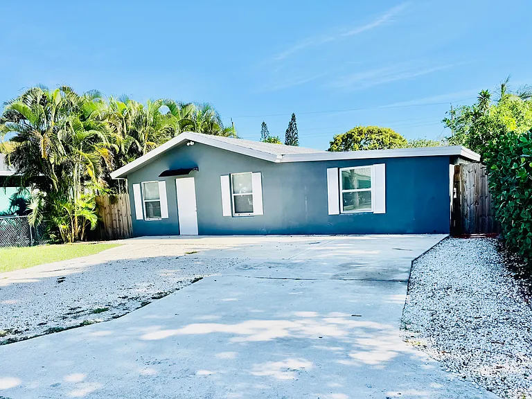 133 SW 11th Ave — Photo 17