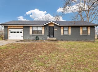 1005 N 13th Ave, Ozark, MO 65721