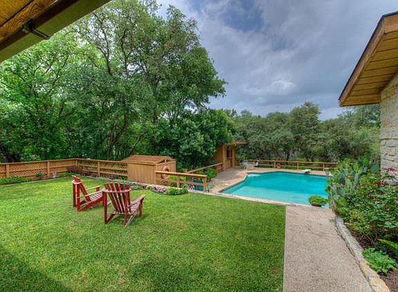 3rd image of 733 Willow Creek Cir