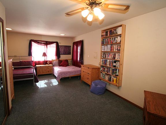 5th image of 429 Feldstrasse Dr