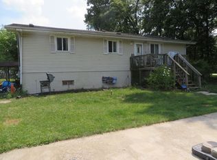 185 N Riverwood Rd, Saint Anne, IL 60964