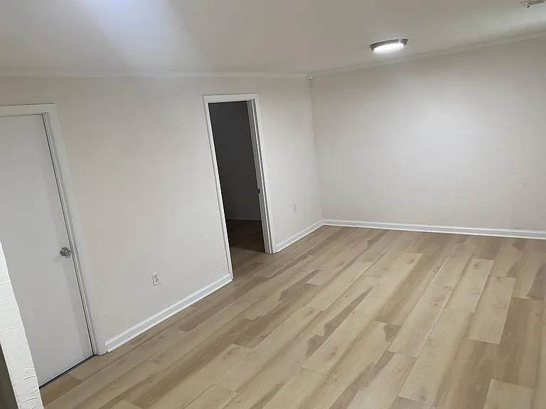 7604 McNamara Dr — Photo 16