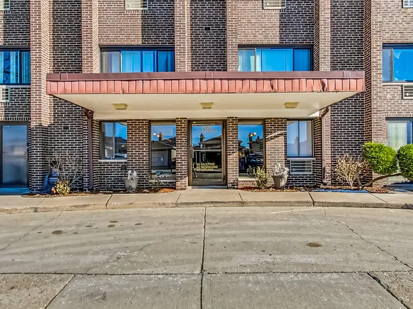 4623 N Chester Ave Unit 302, Chicago, IL 60656